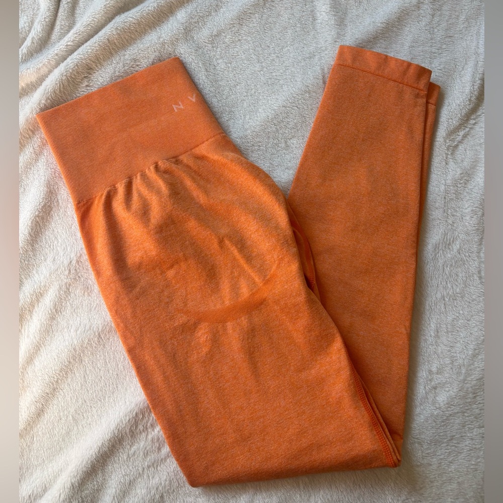 NVGTN  RARE ‘Sunset Orange’ Contour Seamless Leggings~ Medium - Picture 9 of 9